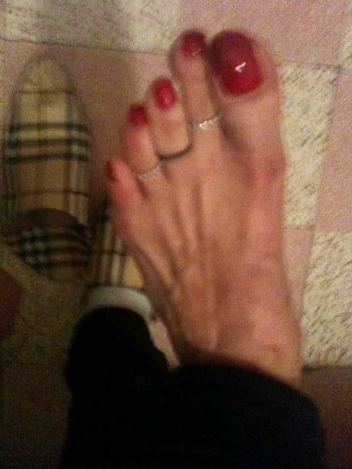 red toenails mix (older, dirty, toe ring, sandals mixed). #27