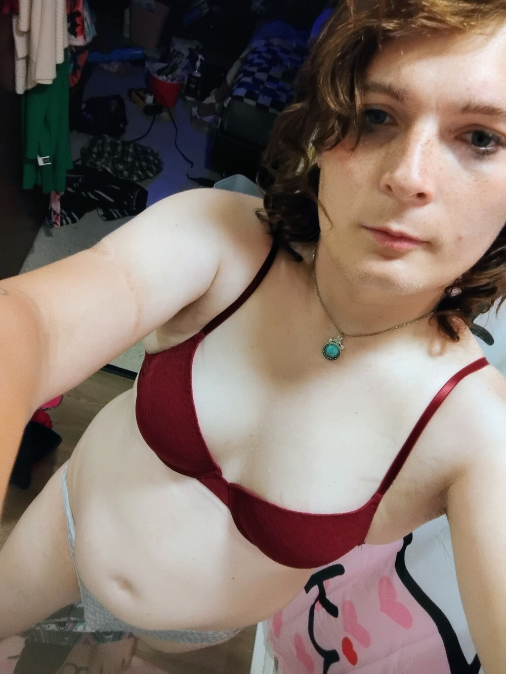 Blood red bra    sexy body to  #33