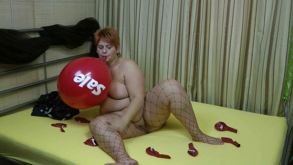 Naked balloon games #27