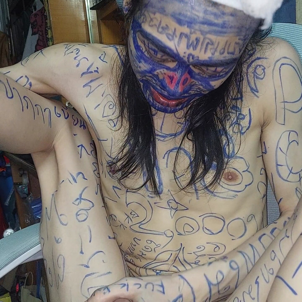 Masturbate with funny body paint #20