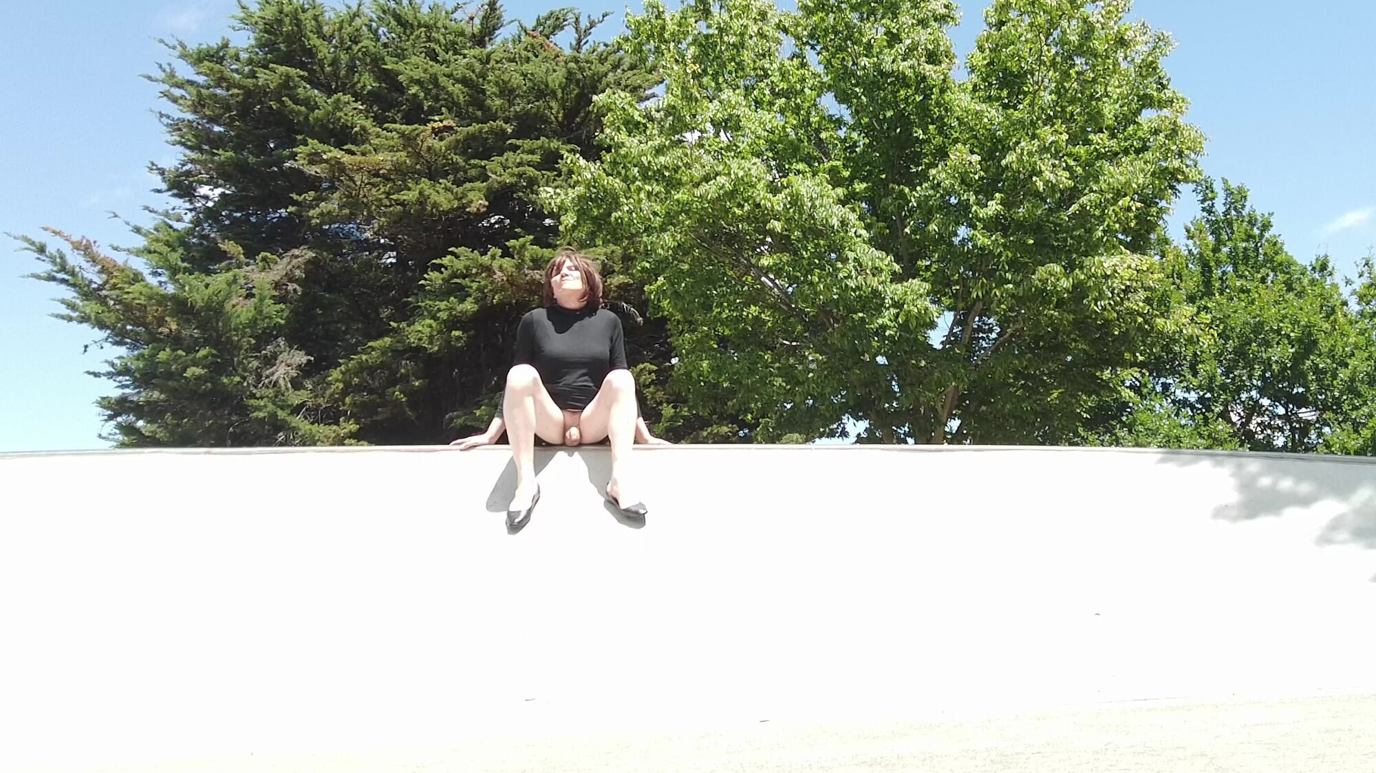 Crossdress Roadtrip - Skate park #7