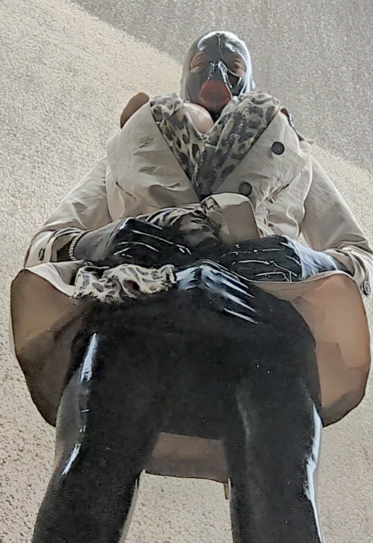 Alison in rubber #35