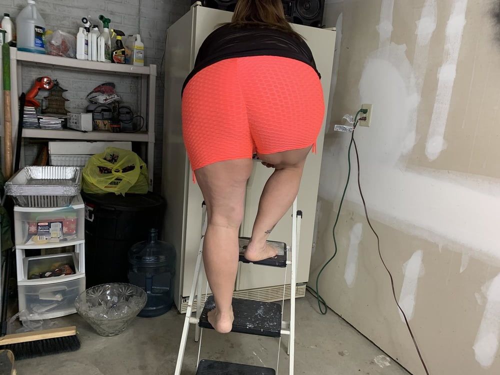 Sexy BBW Dat Ass in a Garage #41