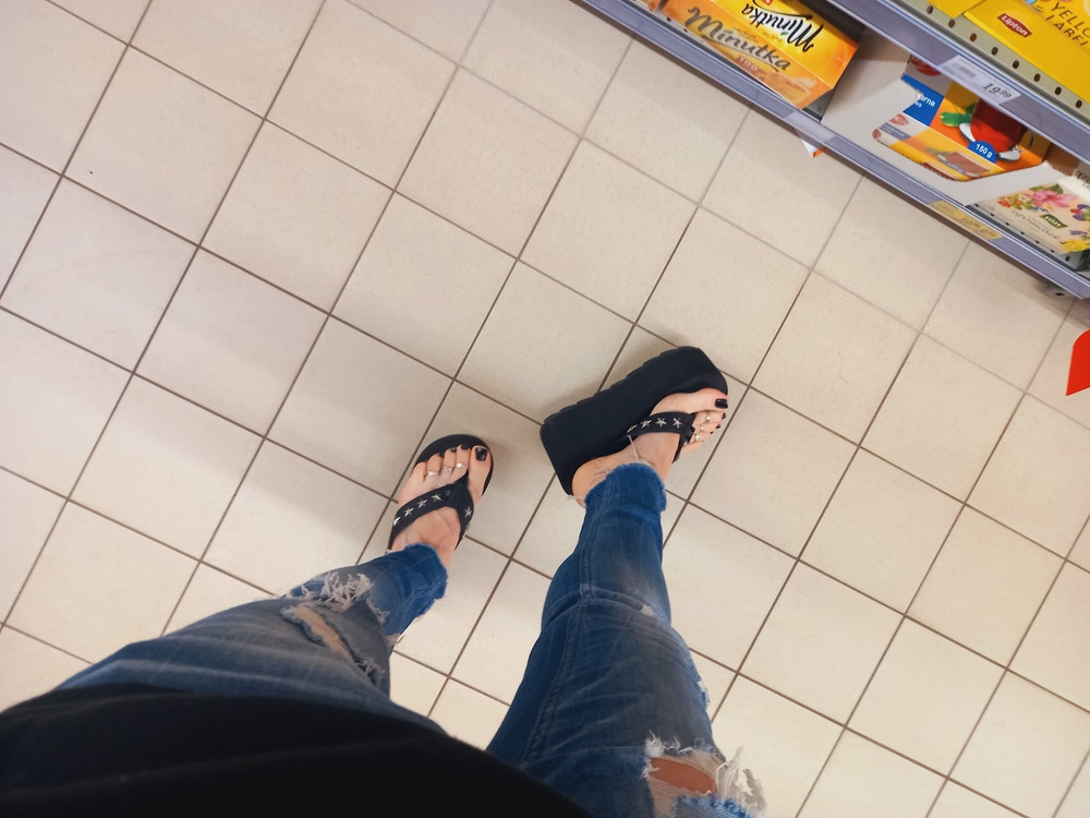 public crossdressing - shopping #2