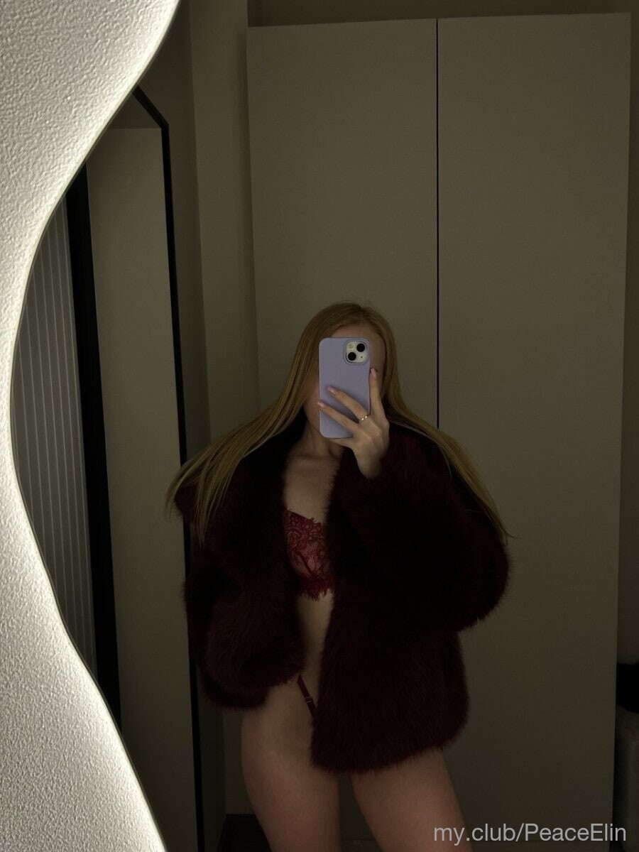 Delia and Sofia Free Photos #7