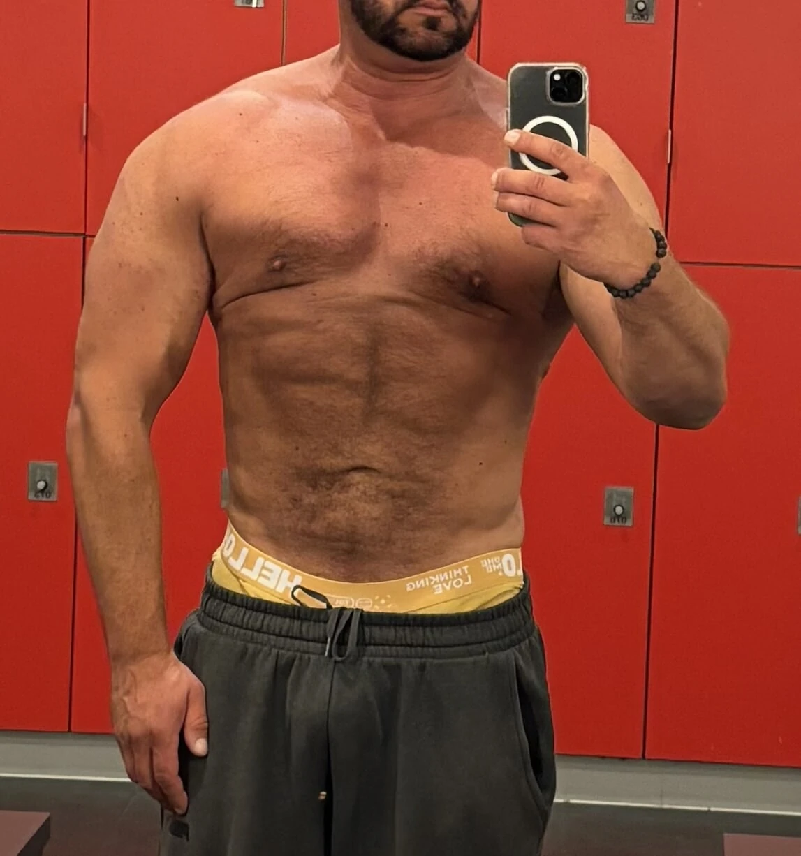 Sexy muscle guy 