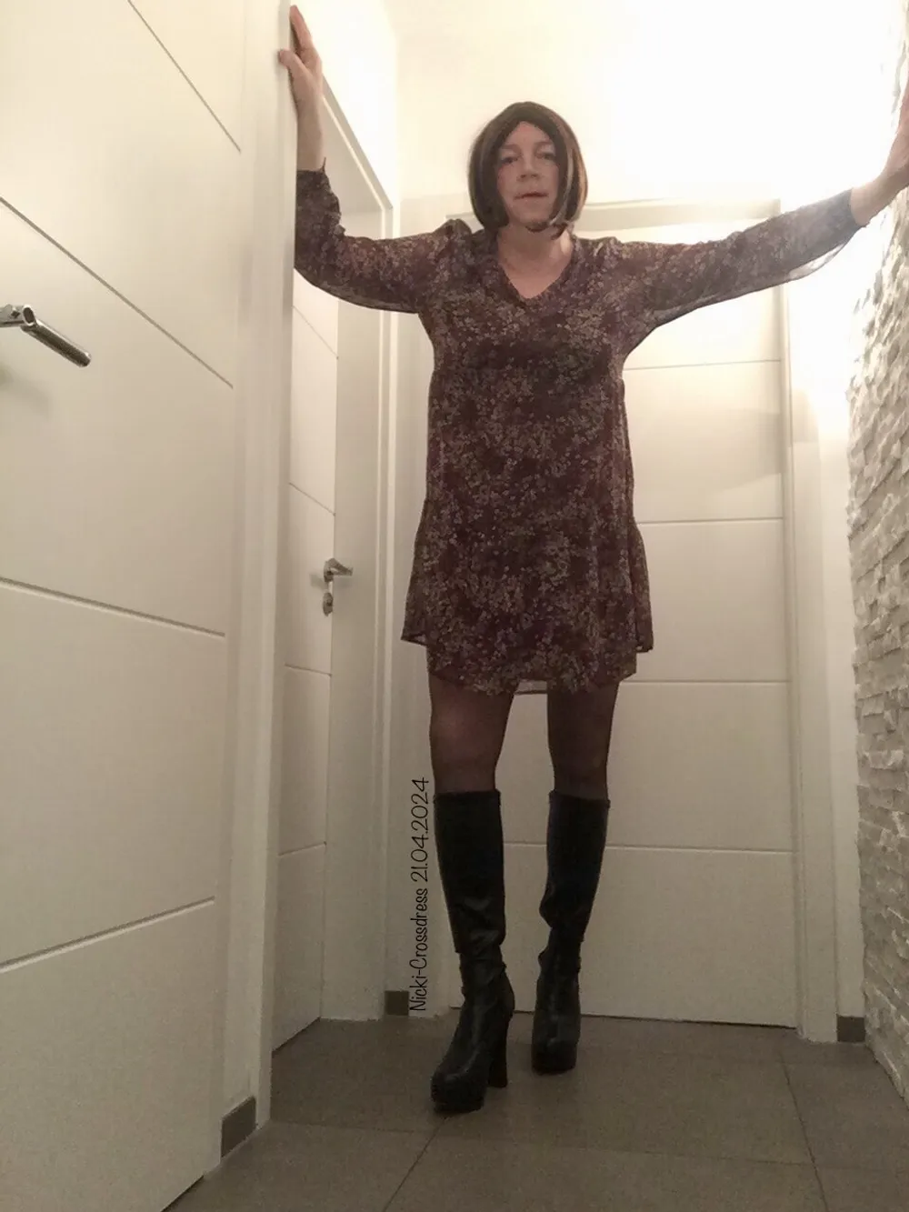 Nicki-Crossdress sexy Summer-Dress, Pantyhose &amp; Boots