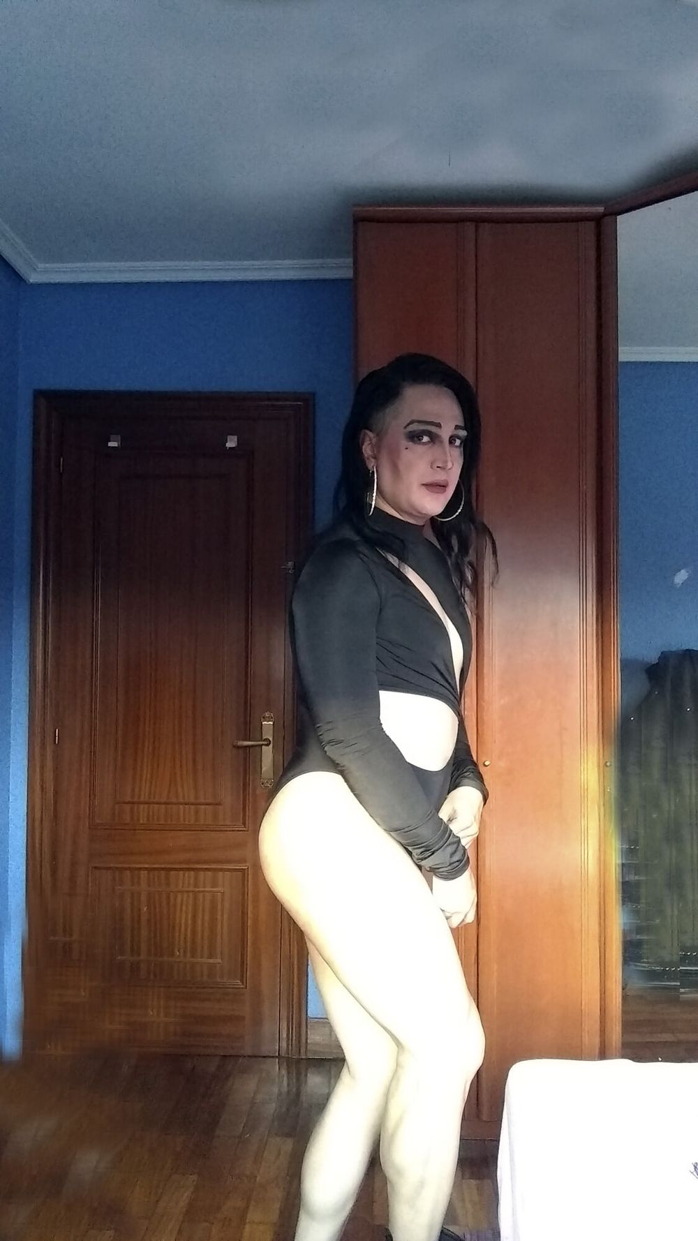 Sissy taniax in Sexy black-body