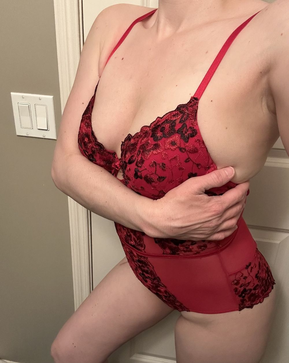 Horny Mama 420 in RED!!!! #10