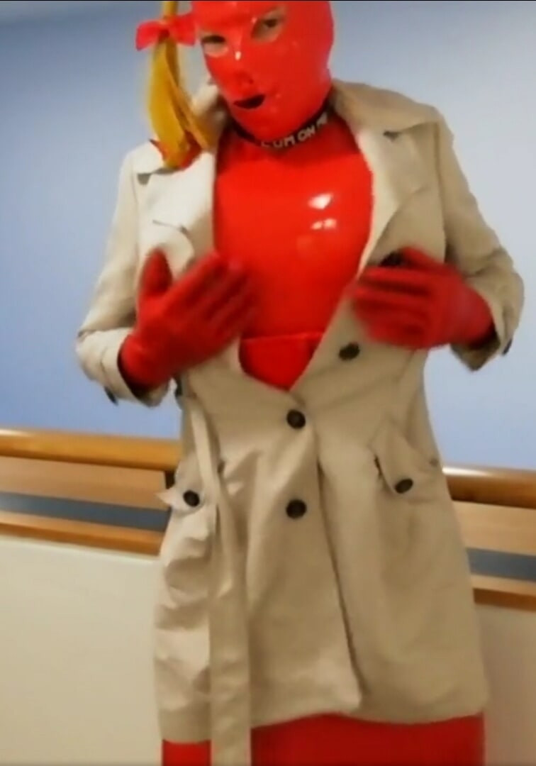 Alison in rubber #35