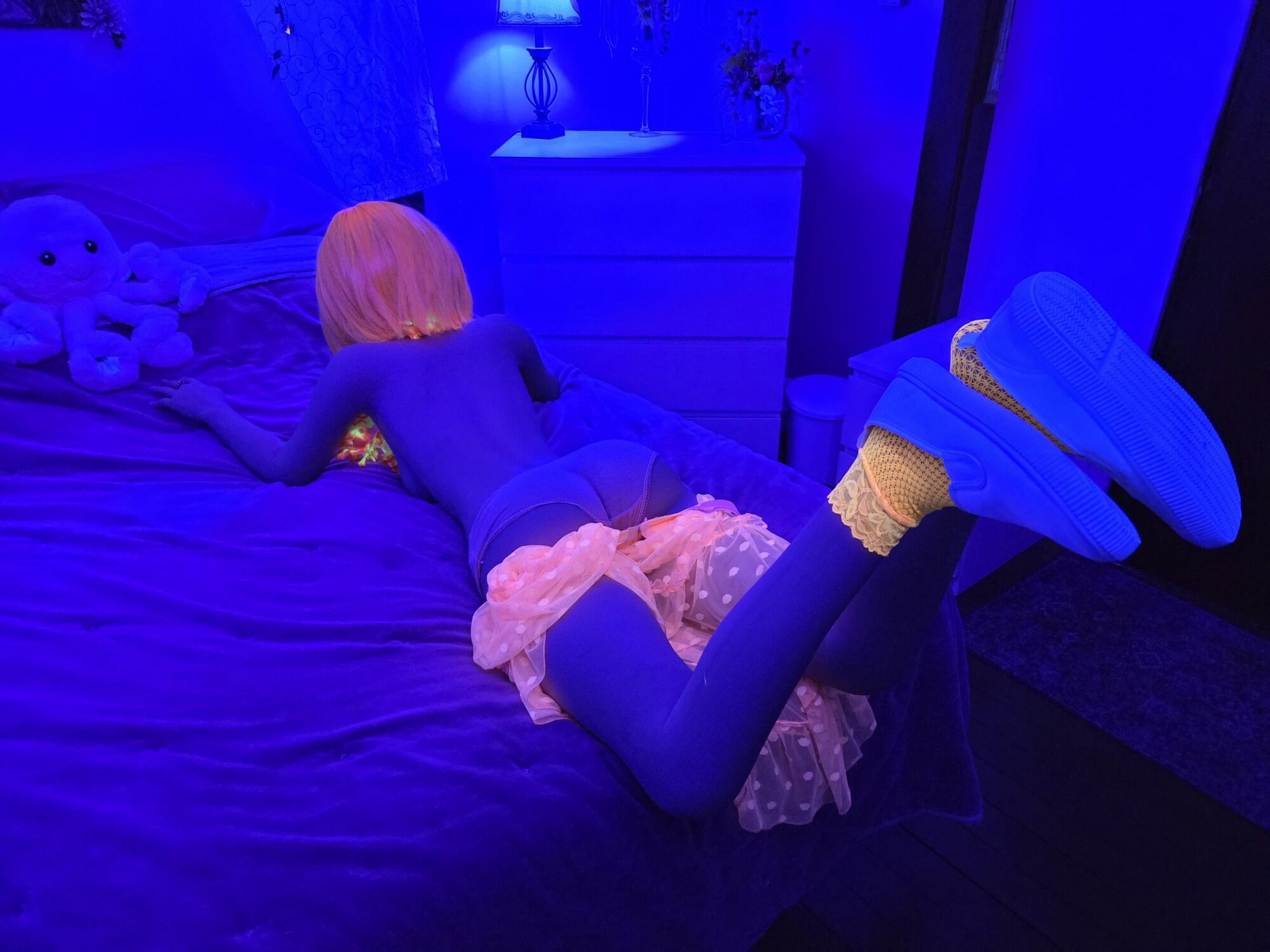 Amber's Blacklight! #22