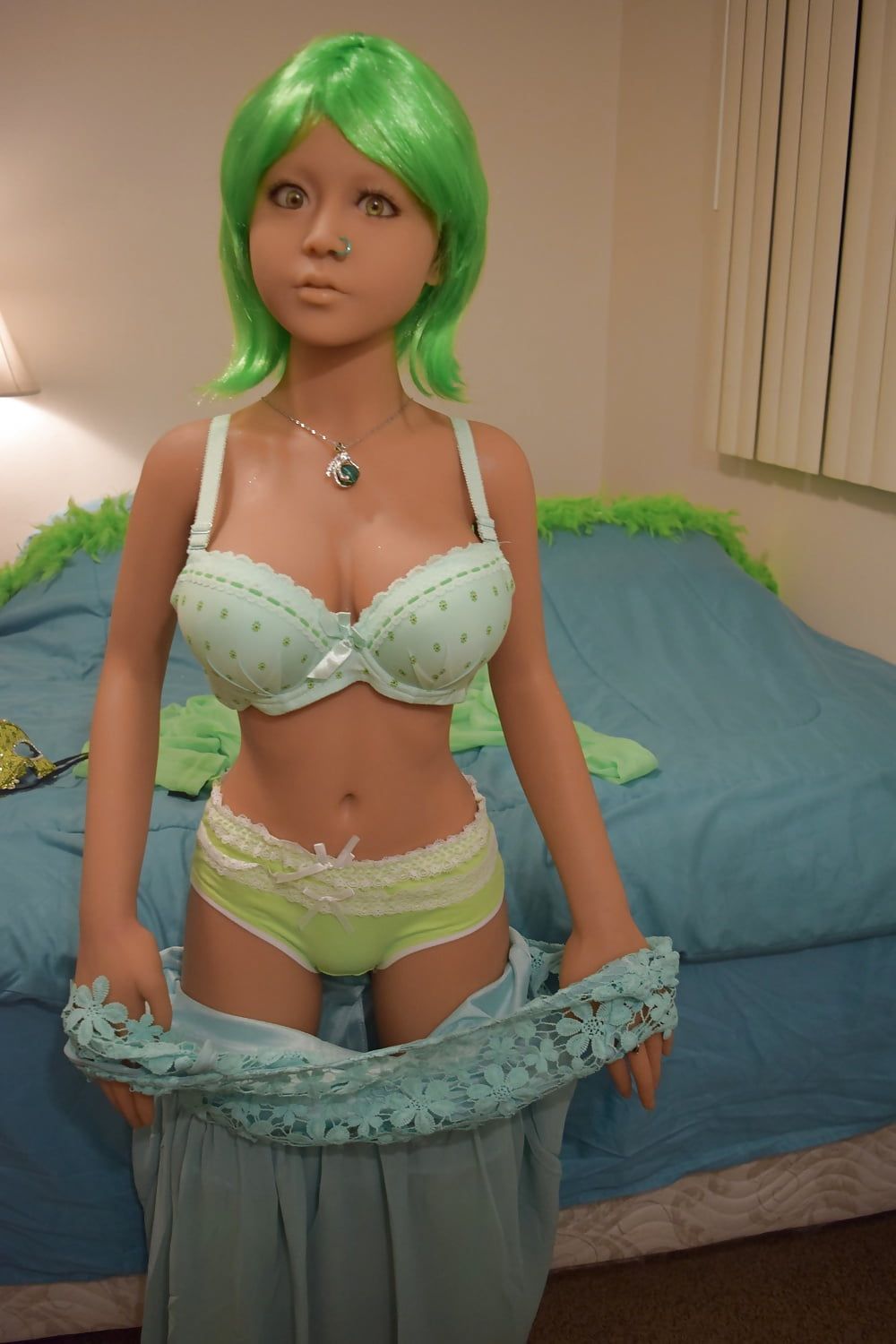 Nina's green mask #17