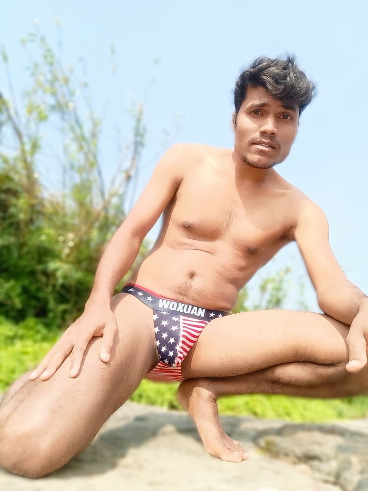Hot photos shoot in river side bathing time 