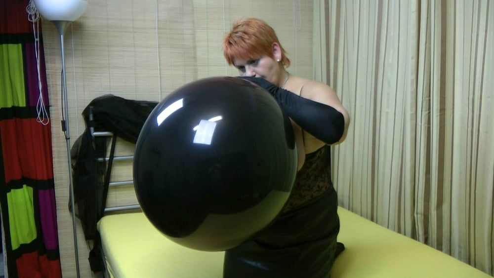 Big black balloon #27