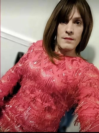 Roxy แต่งตัวข้ามเพศ 