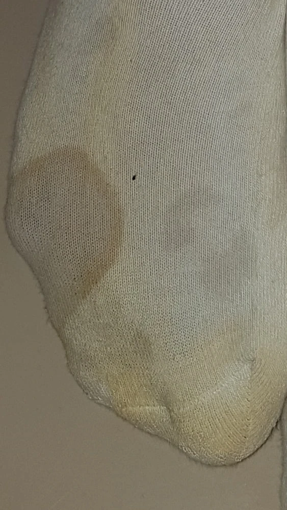 My white Socks - Pee #5