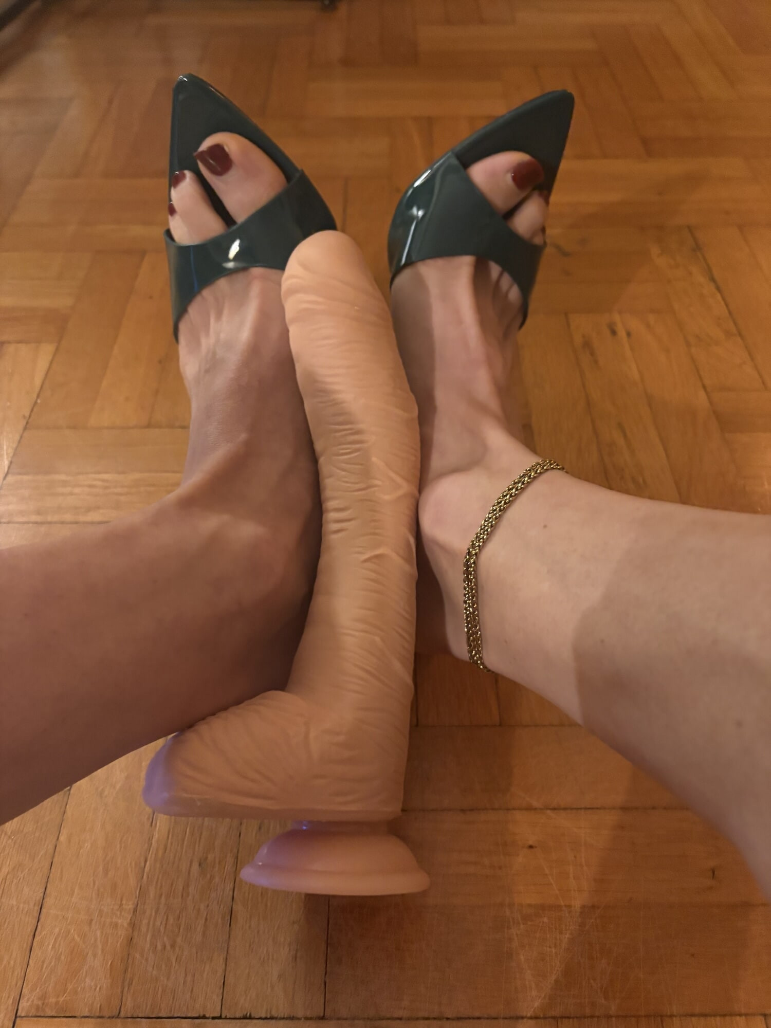 Green Shoes, Red Nails and big dildo