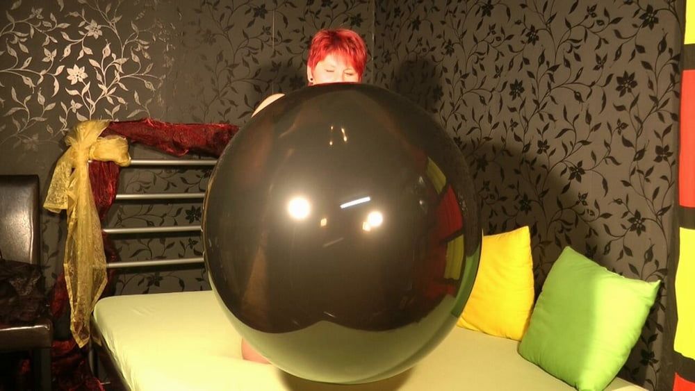 Black Balloon, golden heels, red fingernails #18