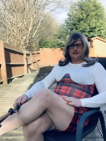 amateur crossdresser kelly cd in red checked dress nude pan         