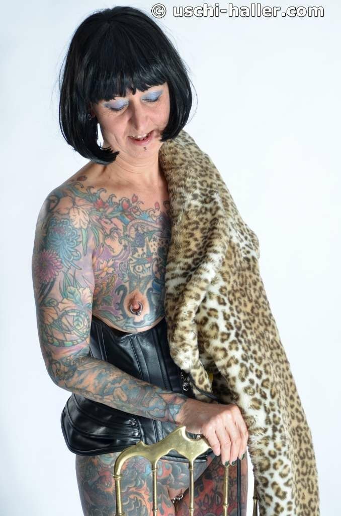 Photo shoot with full body tattooed MILF Cleo #27