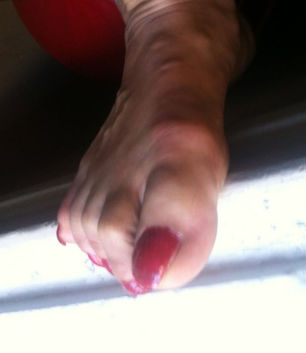 red toenails mix (older, dirty, toe ring, sandals mixed). #46