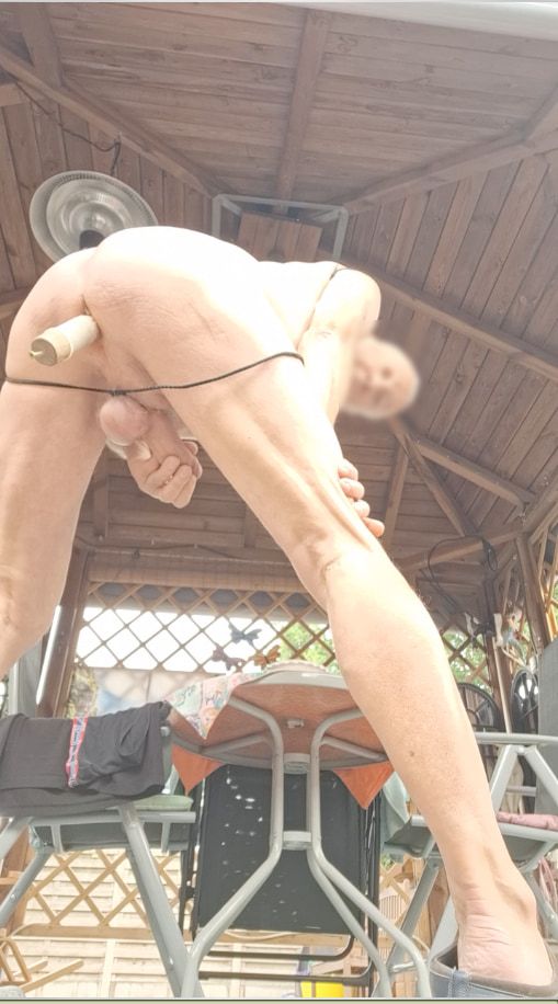 exhibionist naakt publiek openlucht analtoy lekker rukken #37