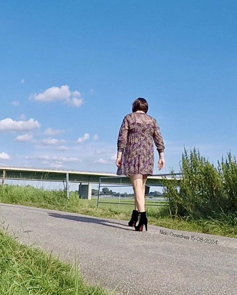 Nicki-Crossdress Outdoor sexy Summer-Dress