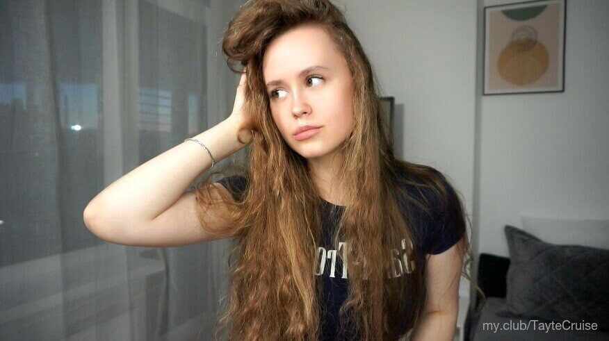 Kira Free Photos #17