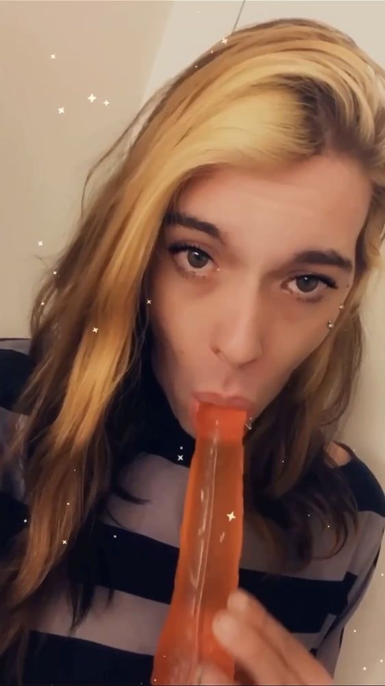 She Loves To Give Blowjobs #3