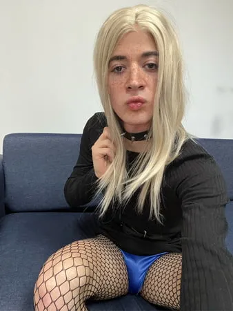 sissy femboy latexpussycat         