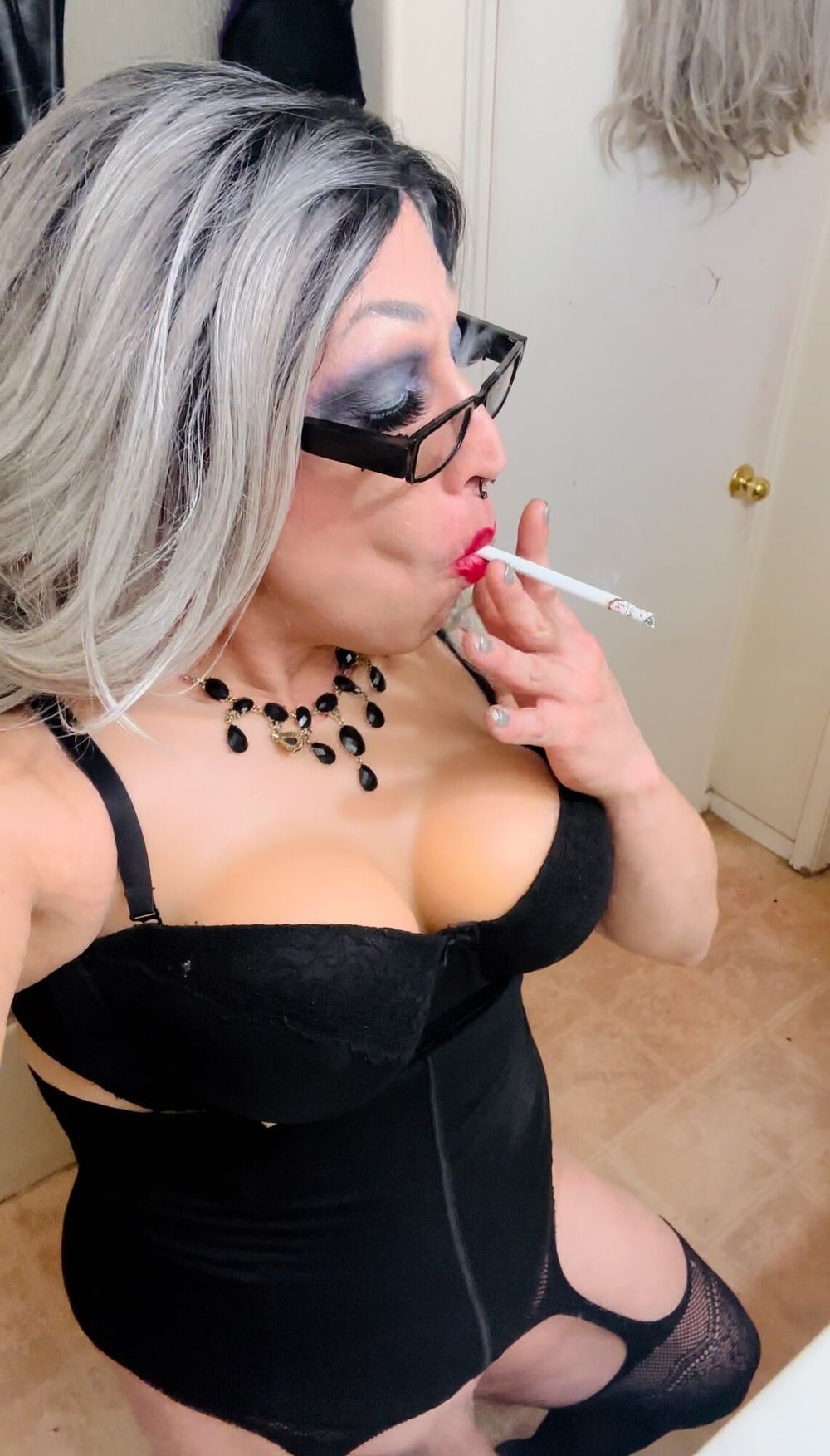 Marilyn Senual Smoking  #14