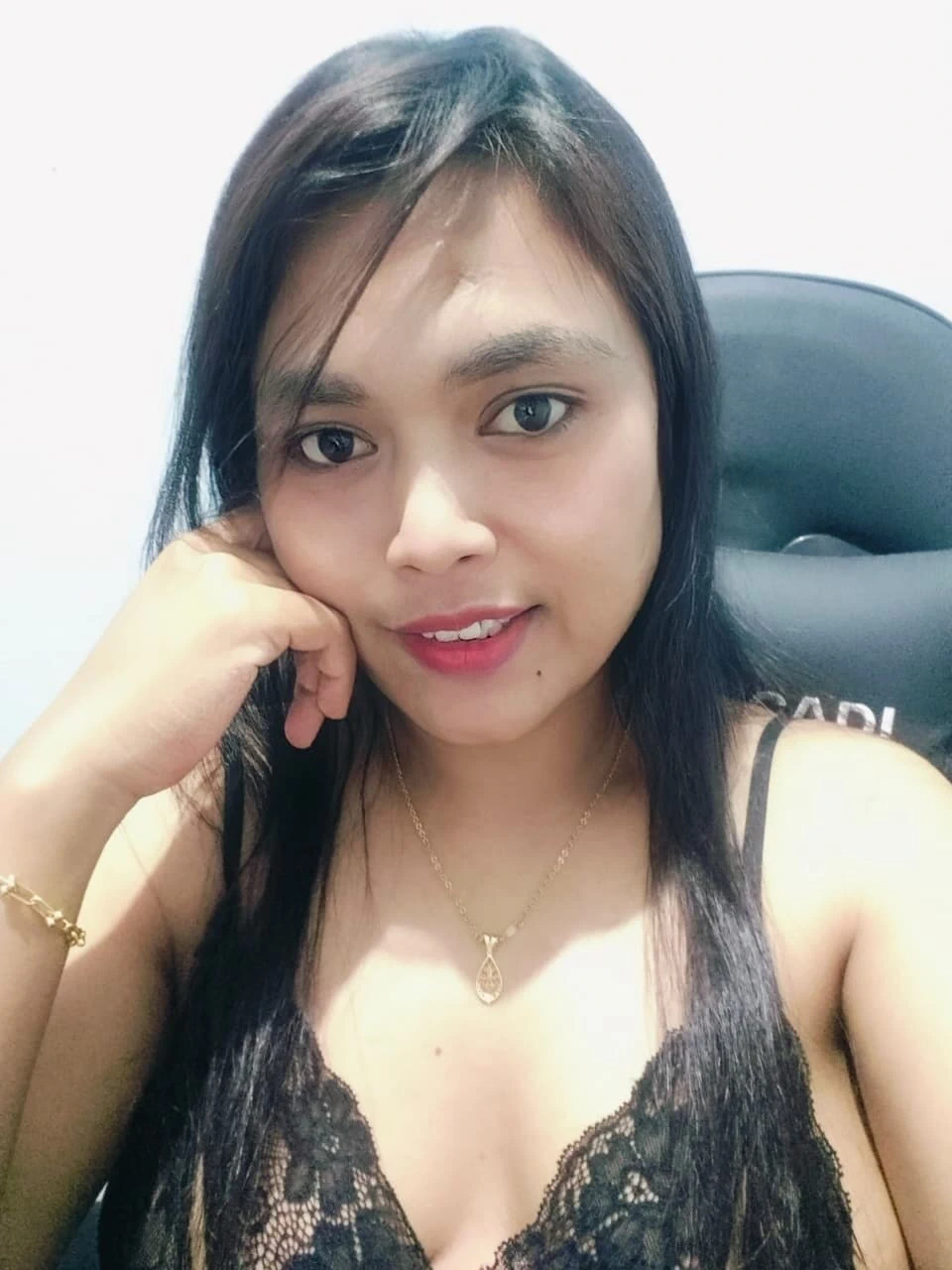 INTRODUCING MY FIRST PHOTO