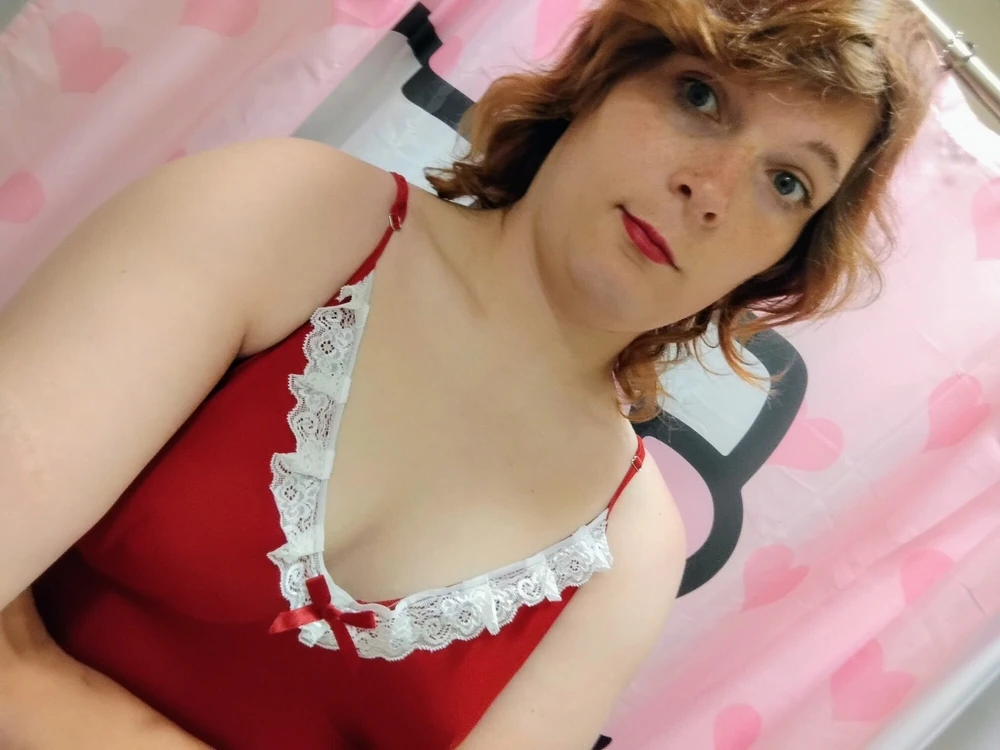 Red maid outfit  #4