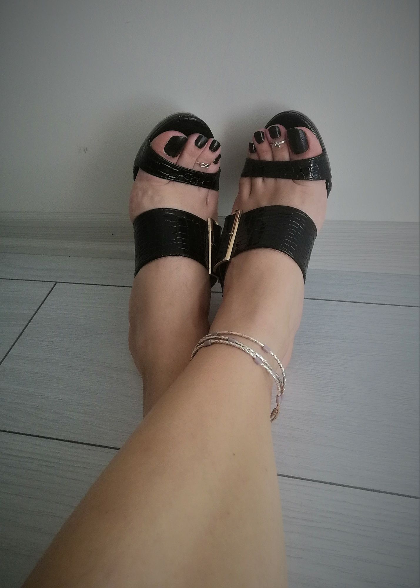 Black Sandal Heels & Sexy Feet #31