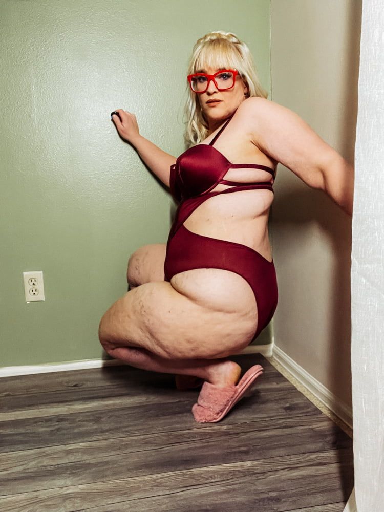 Fuzzy Pink Slippers BBW in Lingerie bends over blowjob  #9