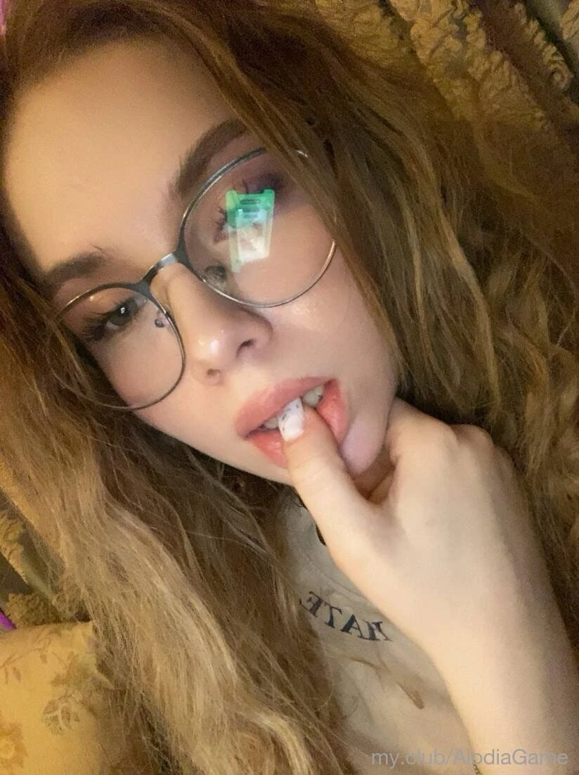 Elsa Free Photos #2