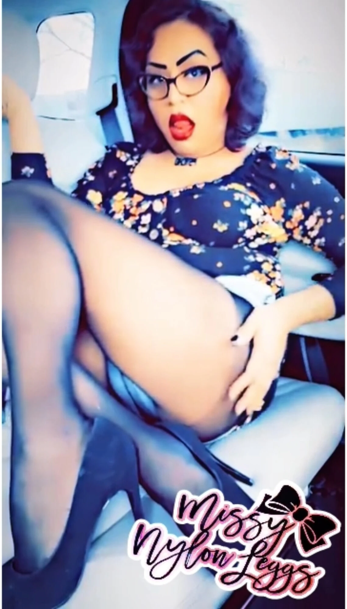 MissyNylonLeggs - Hegs i dupe u čarapama 💋