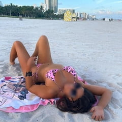 Amateur sexy mature wife at the beach