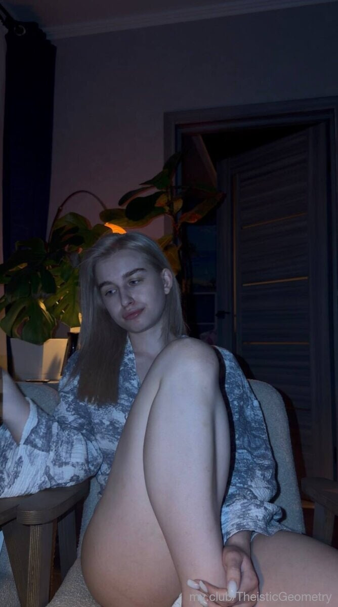 Free Mona Photos #3