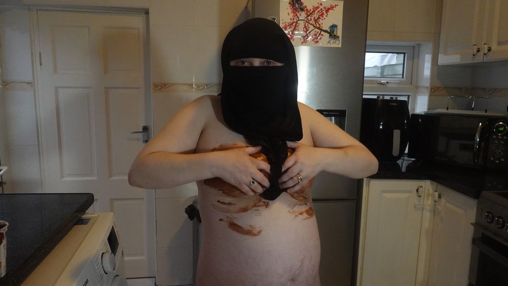 Niqab Naked chocolate sauce #5