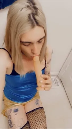 blue and yellow slut         