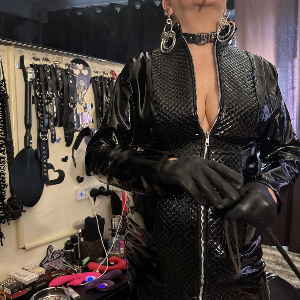 SHIRLEY MISS DOMINATRIX #29