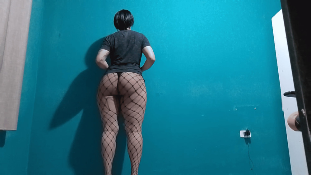 Bet you’d love my thick ass sitting right on your face, woul #9