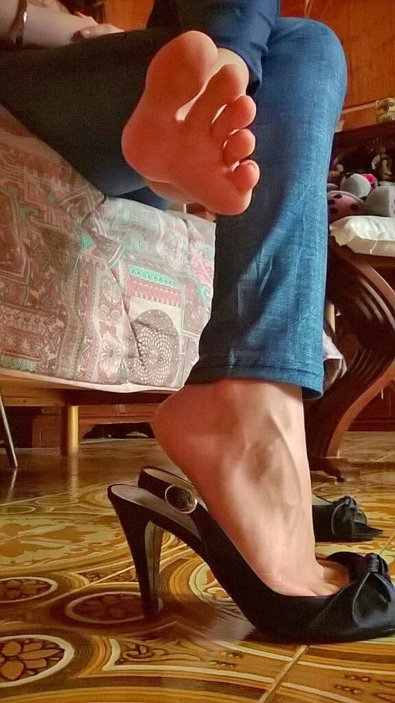Sexy high heels and feet 💖 #11