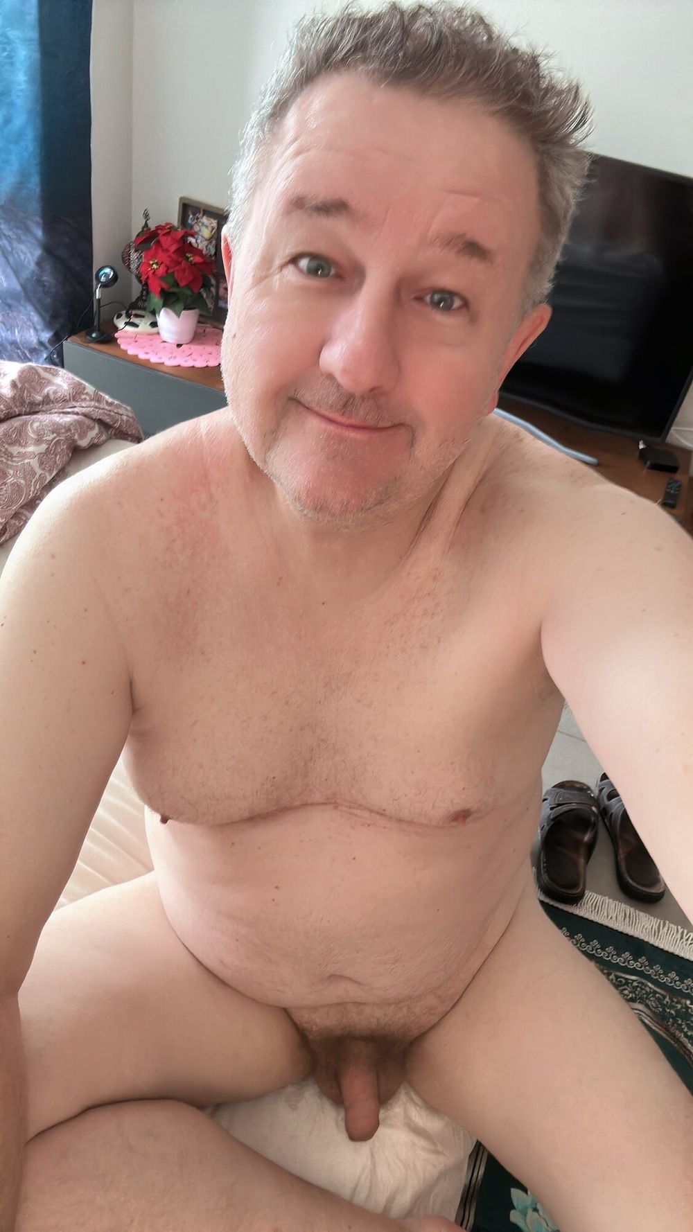 Cool daddy show naked body