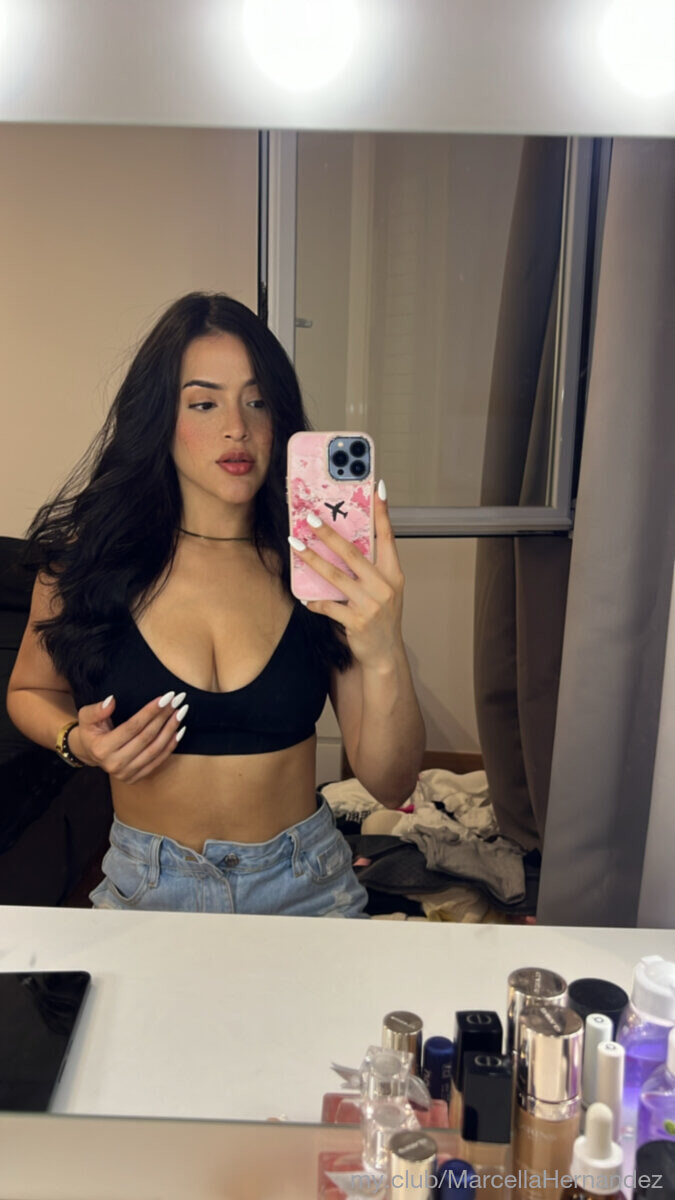 Marcella Hndz🖤🌸 Free Photos #10