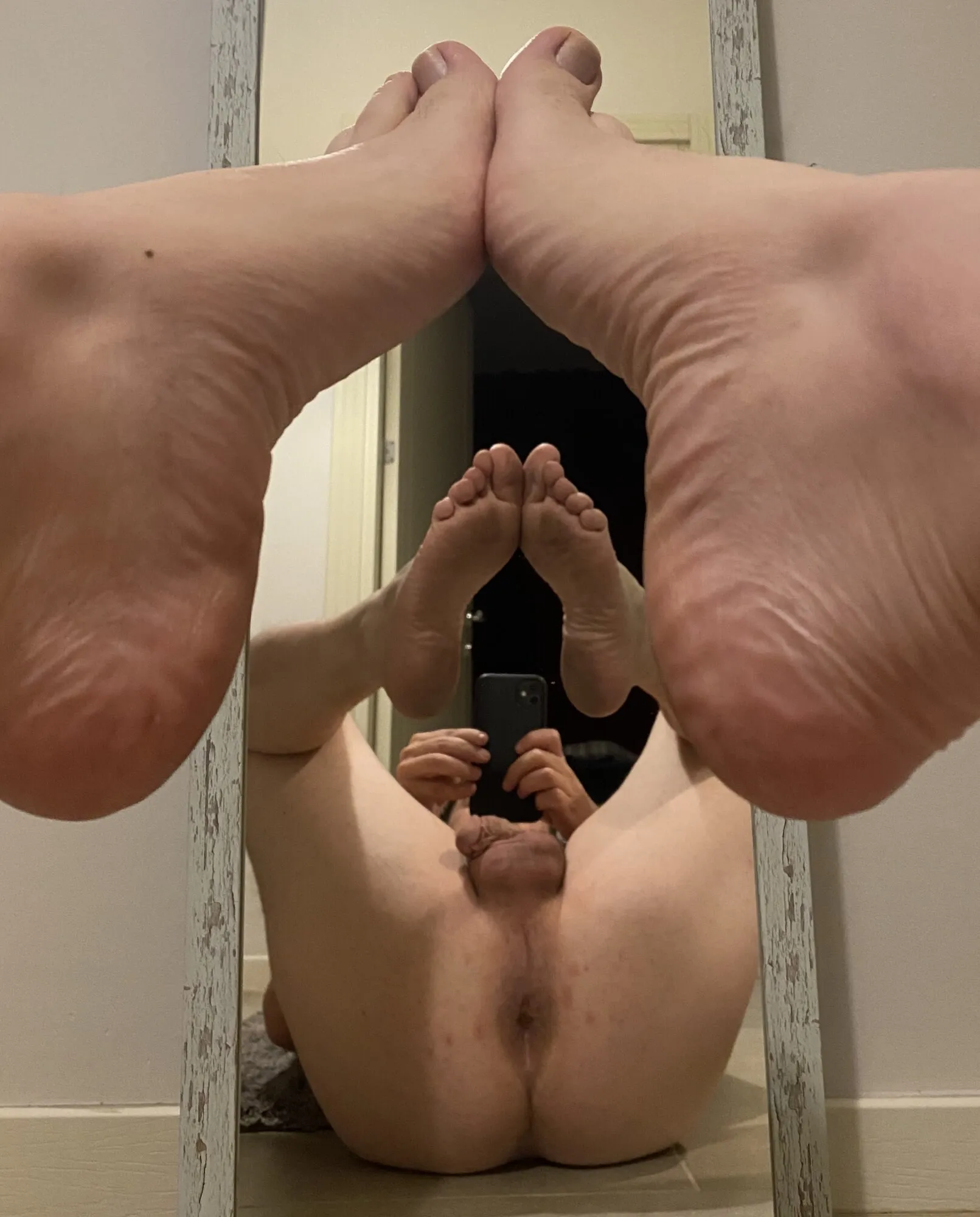 Love to see my feet in the mirror