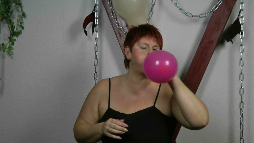 Hot games with balloons #14