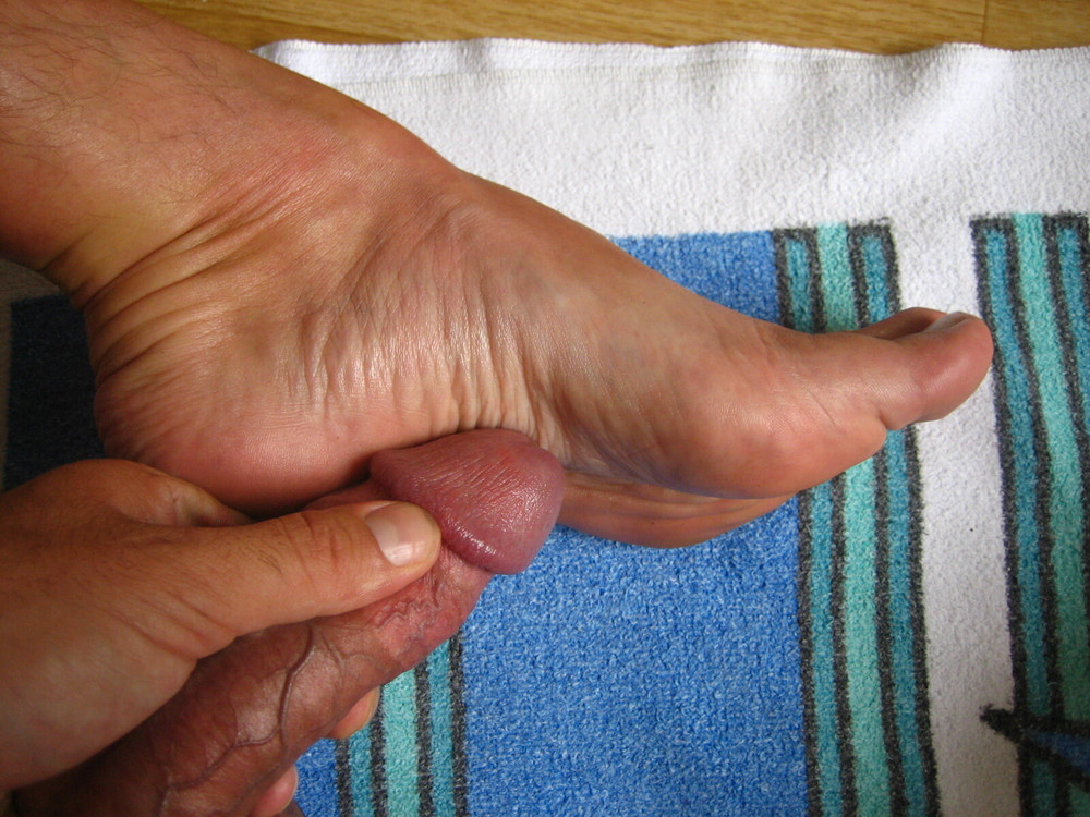 Random Male Feet Pics Barefoot and in Nylons #55