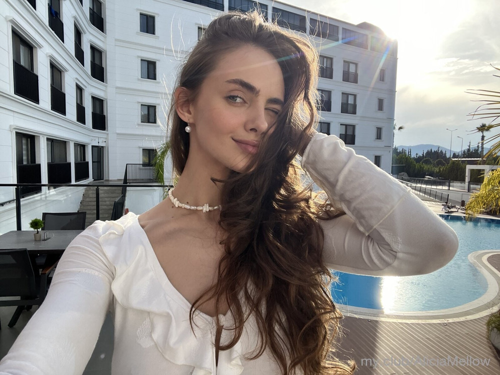 AliciaMellow Free Photos #5